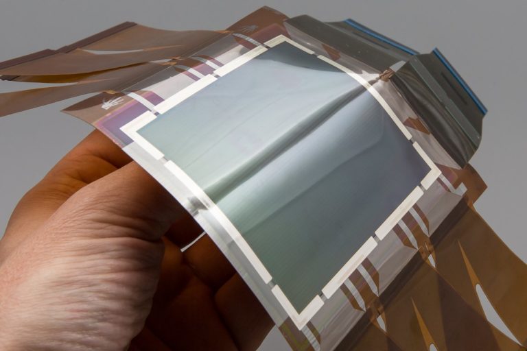 Word’s first curved, plastic xray detector InSCOPE